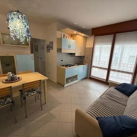 Gracious Located In The Heart Of Lignano Apartment *